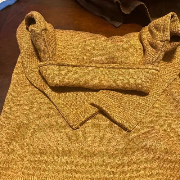 kids sweater gently used bundle and save 3/$22.00 eligible $10.00 items🎉 - Picture 6 of 8